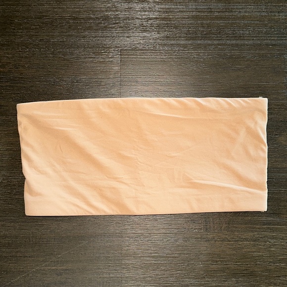 SKIMS FITS EVERYBODY BANDEAU in Ochre Size Small - Picture 3 of 5